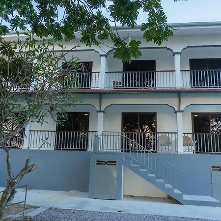 E&E Self Catering Hotel Beau Vallon  Exterior photo