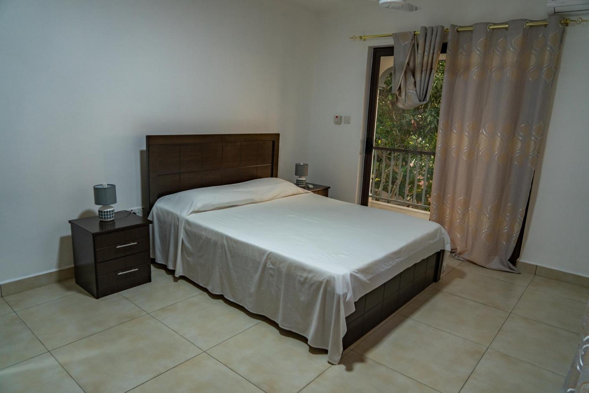E&E Self Catering Hotel Beau Vallon  Exterior photo